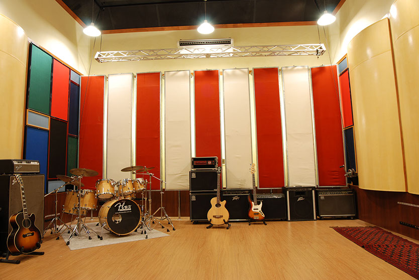Sala de bateria com tratamento acústico