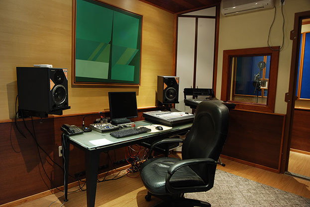 Estúdio B — locução e audiobooks